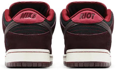 Nike Mens RIOT Skateshop x Dunk Low Pro SB QS 'Mahogany Dark Beetroot'