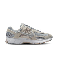 NIKE Zoom Vomero 5 Mens Sneakers