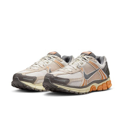 NIKE Zoom Vomero 5 Mens Sneakers
