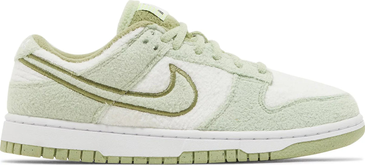 Nike Womens Dunk Low SE Sneakers - 'Fleece - Honeydew'