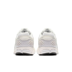 NIKE Zoom Vomero 5 Mens Sneakers