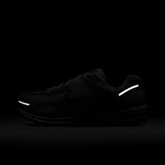 NIKE Zoom Vomero 5 Mens